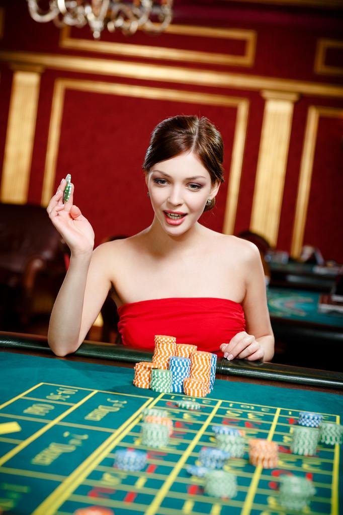 Online Slot Games ထောင်ချီ ကစားနိုင်သည်
